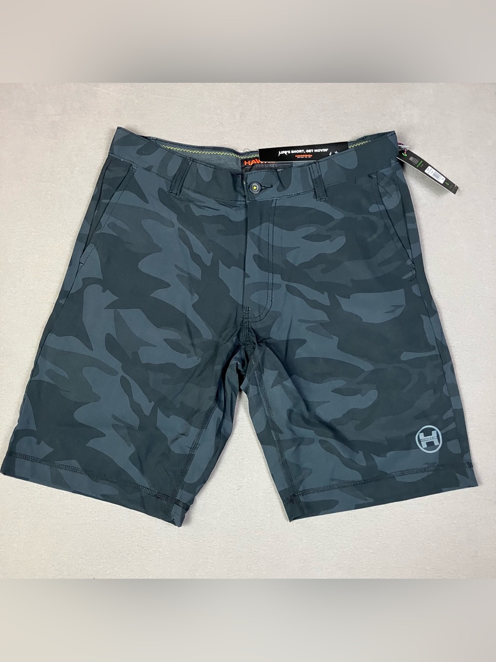 Hawke & Co. Men’s Size 30 Stretch Hybrid Performance Shorts Black Camo NWT!